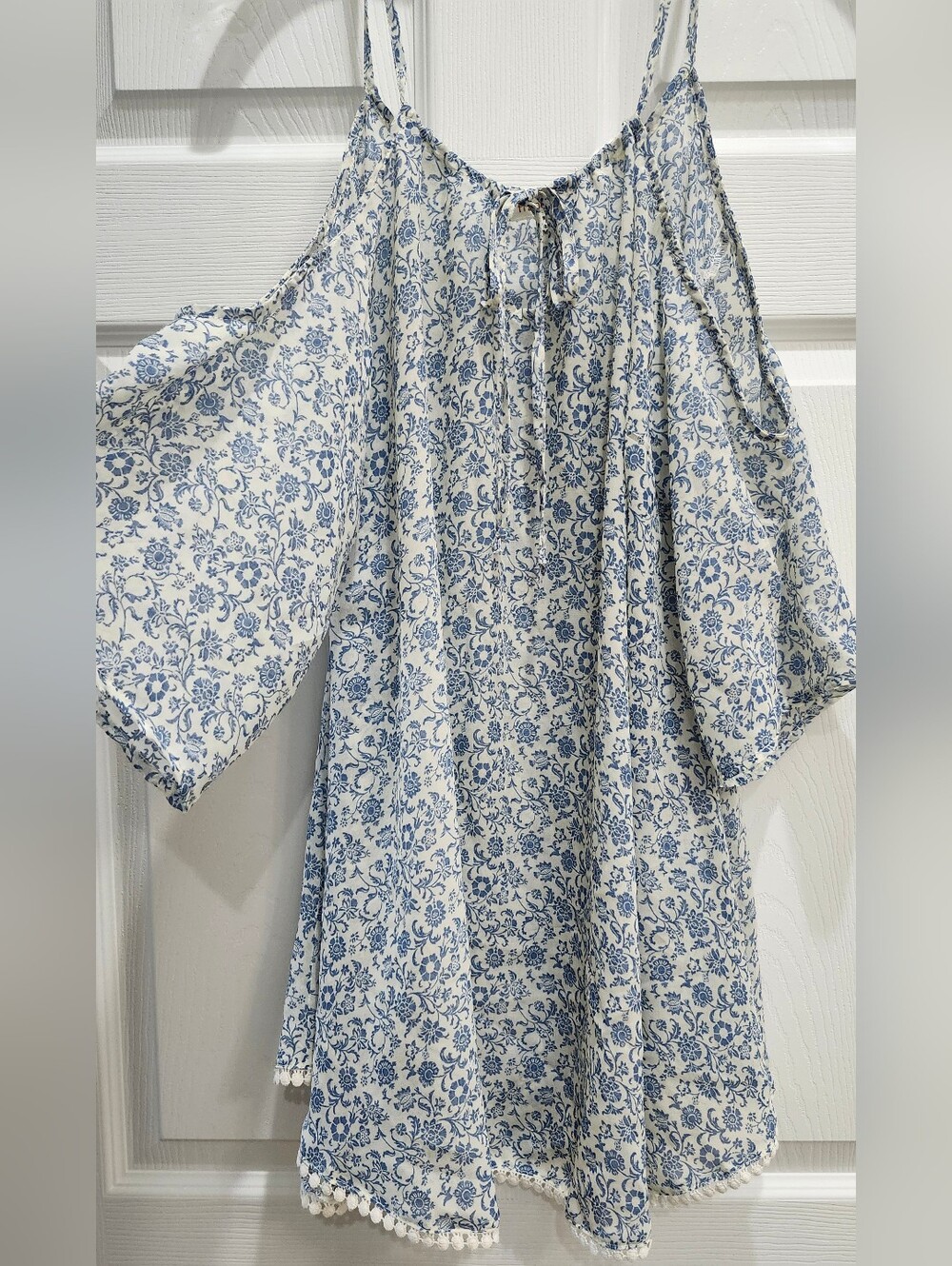 Francesca’s Blue White Boho Floral Peasant Blouse Large Sheer Flowy Cover-Up